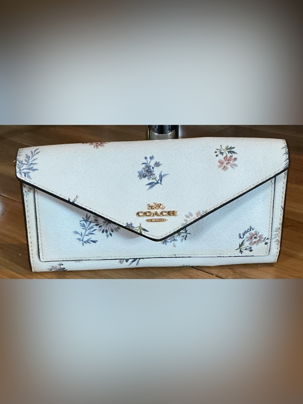 COACH Soft Wallet Meadow Prairie Floral Print White Slim Clutch